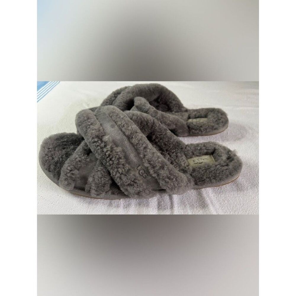 Ugg Scuffita Charcoal Gray Slippers 10